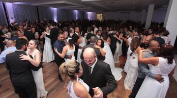 Emoção e romantismo marcam 10º Casamento Comunitário em Santos