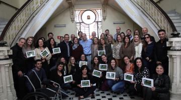 Fundo Social recebe cadeiras de rodas e camas hospitalares de projeto de arte