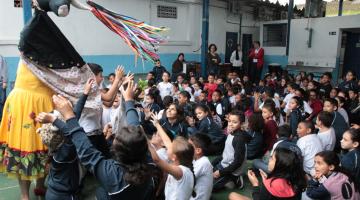 Hora da Cultura: folclore brasileiro encanta alunos de escola municipal de Santos