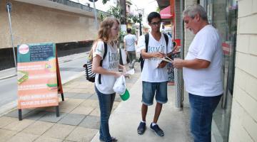 Cultura da reciclagem é incentivada junto a comerciantes do Centro