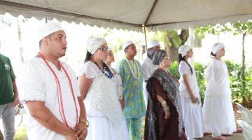 representantes das comunidades negras durante cerimônia #pracegover 