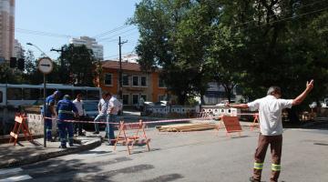 Pontilhão no canal 2 é interditado para obras