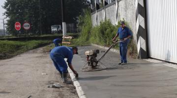 São Manoel: obras avançam com execução de guias, sarjetas e passeios