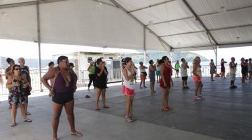 Programação das tendas da orla anima o verão em Santos