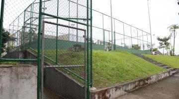 Quadra da Praça Nagasaki ganha portão 