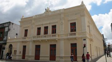 fachada do teatro guarany #paratodosverem