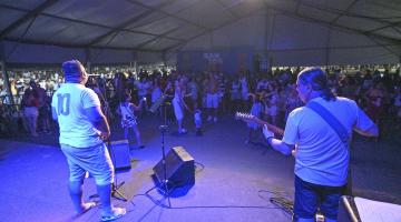 Tendas de verão em Santos oferecem programação de música e dança a partir desta sexta