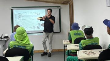 Trabalhadores recebem qualificação. #Paratodosverem
