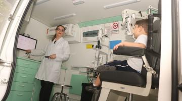 criança passa por exame em van #paratodosverem 