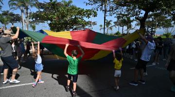 Brincadeiras, esporte e diversão marcam mais uma edição do Vem Pra Orla, em Santos