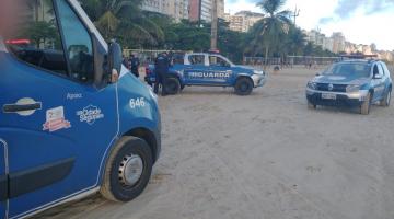 Viaturas da guarda na faixa de areia. #Paratodosverem