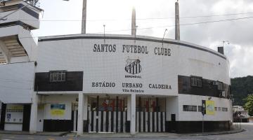 fachada do estádio urbano caldeira. #paratodosverem