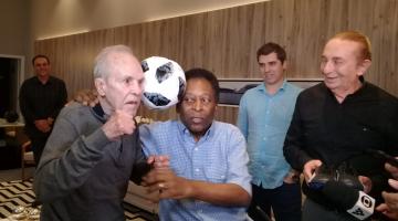 Rei do Futebol recebe Eder Jofre no Museu Pelé