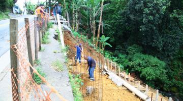 Defesa Civil orienta moradores dos morros para dias de chuva 