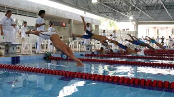 Em Santos, primeira piscina olímpica pública da região recebe torneio de estreia