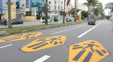 Faixas de pedestres já pintadas na avenida #paratodosverem 