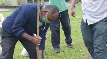 Plantio em Santos marca Dia Mundial do Meio Ambiente e homenageia profissionais da saúde