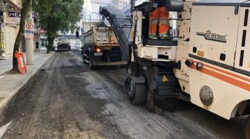 Rua do Gonzaga é preparada para receber novo asfalto