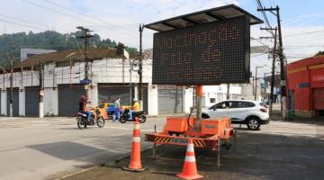 placa indicando trânsito #paratodosverem