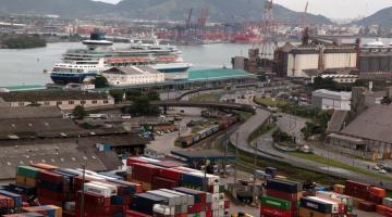 Imagem aérea do porto #paratodosverem