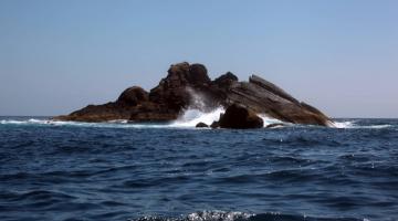 laje de santos, aparecendio pedras e oceano #paratodosverem