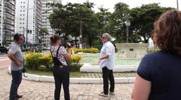 cinegrafista faz imagem na praça #paratodosverem