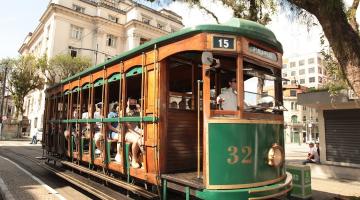 Palestras auxiliam grupos no acolhimento de turistas em Santos