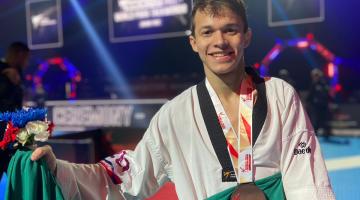 Representando Santos, Nathan Torquato é bronze no taekwondo paralímpico na Inglaterra