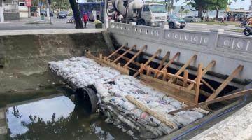 Avançam as obras no pontilhão da orla com o canal 1 em Santos