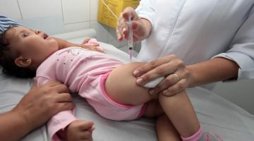 Santos inicia vacinação de bebês com comorbidades contra a covid-19 nesta segunda