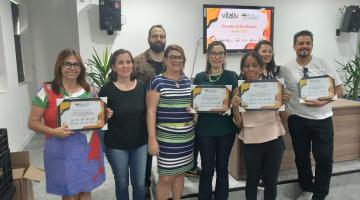 Programa ambiental de reciclagem de óleo premia escolas municipais em Santos