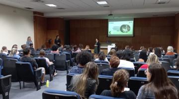 Professores adjuntos que ingressaram na rede municipal em Santos participam de formação