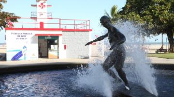 Escola Radical de Surfe de Santos abre novas vagas a partir de segunda-feira