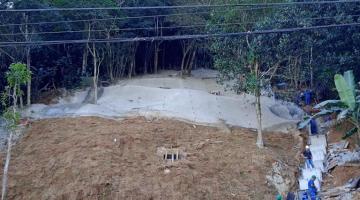 Obras de contenção e drenagem em encosta de morro de Santos entram na etapa final