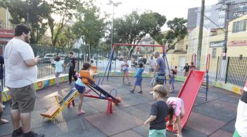 Praça é revitalizada e faz a alegria da criançada no Marapé, em Santos