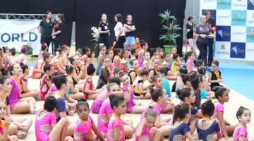 Copa de ginástica rítmica reúne cerca de 200 atletas em Santos