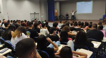 Educação no Trânsito e o uso da tecnologia são abordados em palestra da CET-Santos