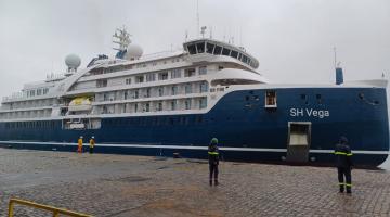 Navio de expedições faz parada em Santos em 'esquenta' para temporada de cruzeiros
