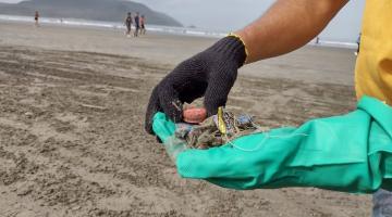 Relatório ambiental auxilia Santos no enfrentamento ao descarte de plástico nas praias