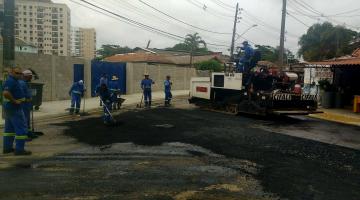 Mais duas ruas do Estuário, em Santos, começam a ganhar nova pavimentação