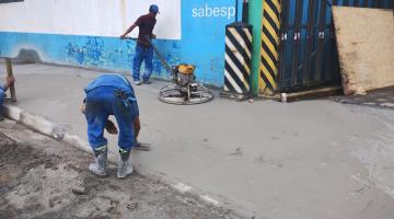 Praça do cemitério do Saboó, em Santos, já conta com calçadas acessíveis