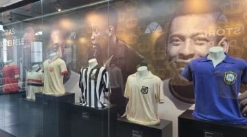 Museu Pelé, em Santos, abre exposição com as camisas com que o Rei desfilou nos gramados