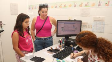 Vacinação contra a dengue para crianças de 10 e 11 anos segue nesta quinta em Santos