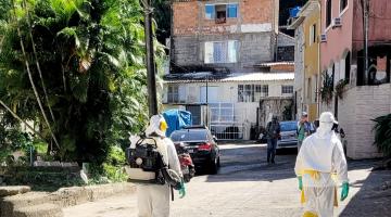 Bairro José Menino, em Santos recebe aplicação de inseticida contra o Aedes aegypti