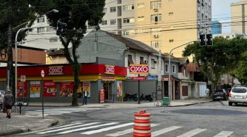 Semáforos são ativados em rota de desvio para etapa de obras do VLT em Santos