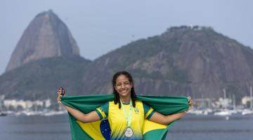 Lutadora de Santos é vice-campeã mundial de Beach Wrestling