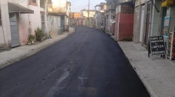 Mais uma rua de dique no Rádio Clube, em Santos, ganha nova pavimentação
