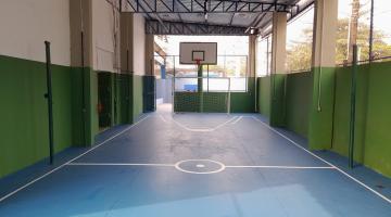 Escola da Ponta da Praia, em Santos, ganha nova quadra esportiva coberta