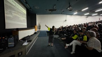 Segurança no trânsito é foco de palestra da CET para pessoas idosas em Santos