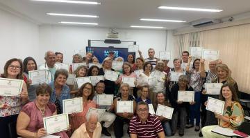 Curso ‘Inglês para Todos’ forma mais 35 alunos em Santos